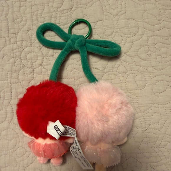 CRYBABY POP MART - Cute Plush Doll Keychain Set - Pink and Red - Picture 3 of 5